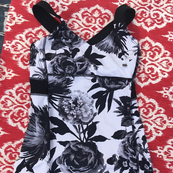 Lululemon Floral Yoga Tank - Picture 7 of 8
